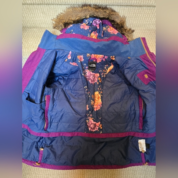 ⭐️ The North Face Hyvent Parka - Picture 7 of 8